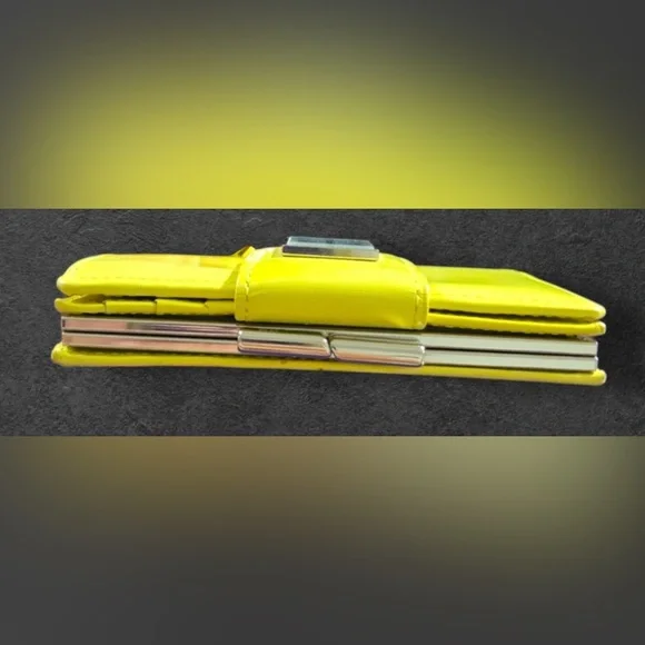 Givenchy small bifold wallet with kiss lock EUC - Picture 5 of 10